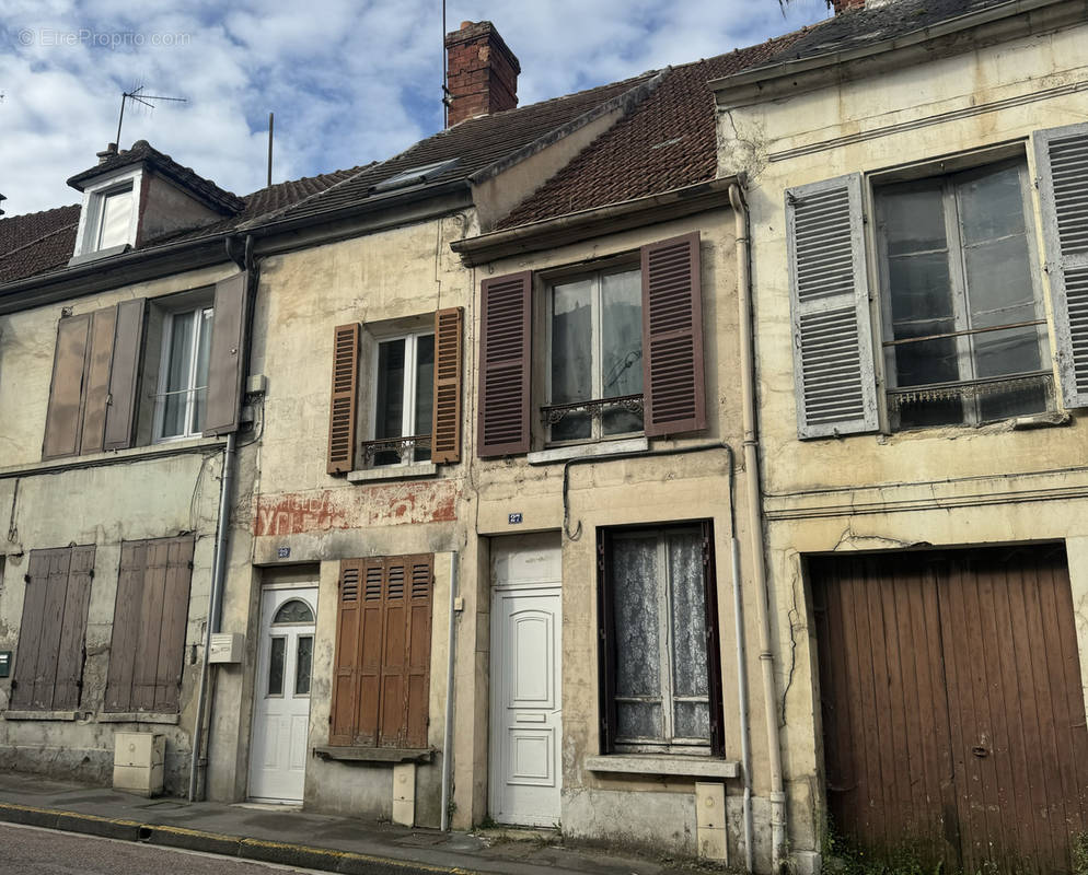 Maison à NEUILLY-SAINT-FRONT