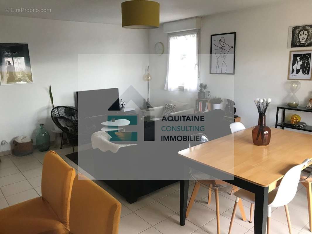 Appartement à FONBEAUZARD