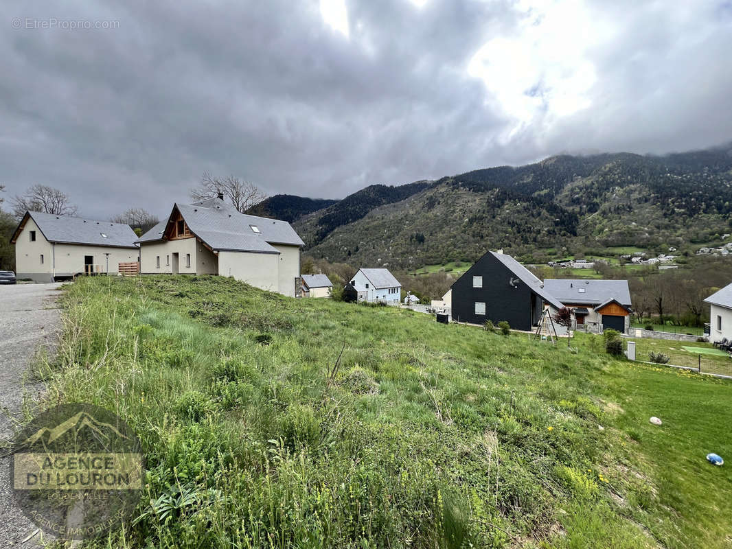 Terrain à LOUDENVIELLE