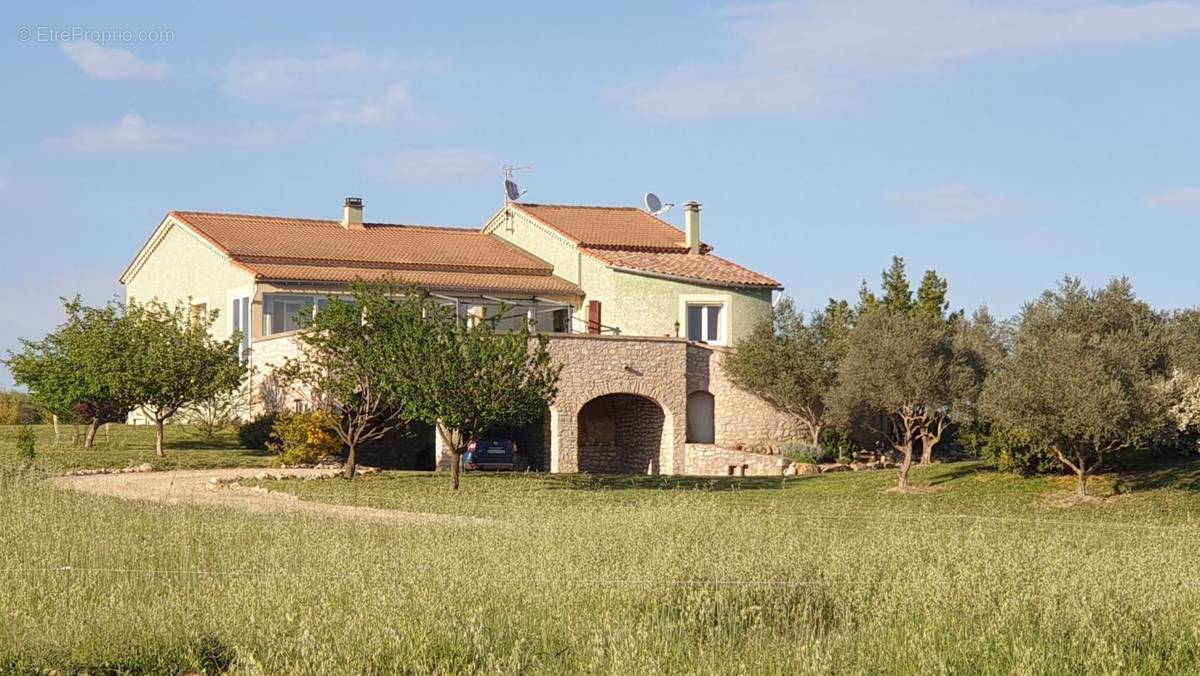 Maison à SAINT-SAUVEUR-DE-CRUZIERES