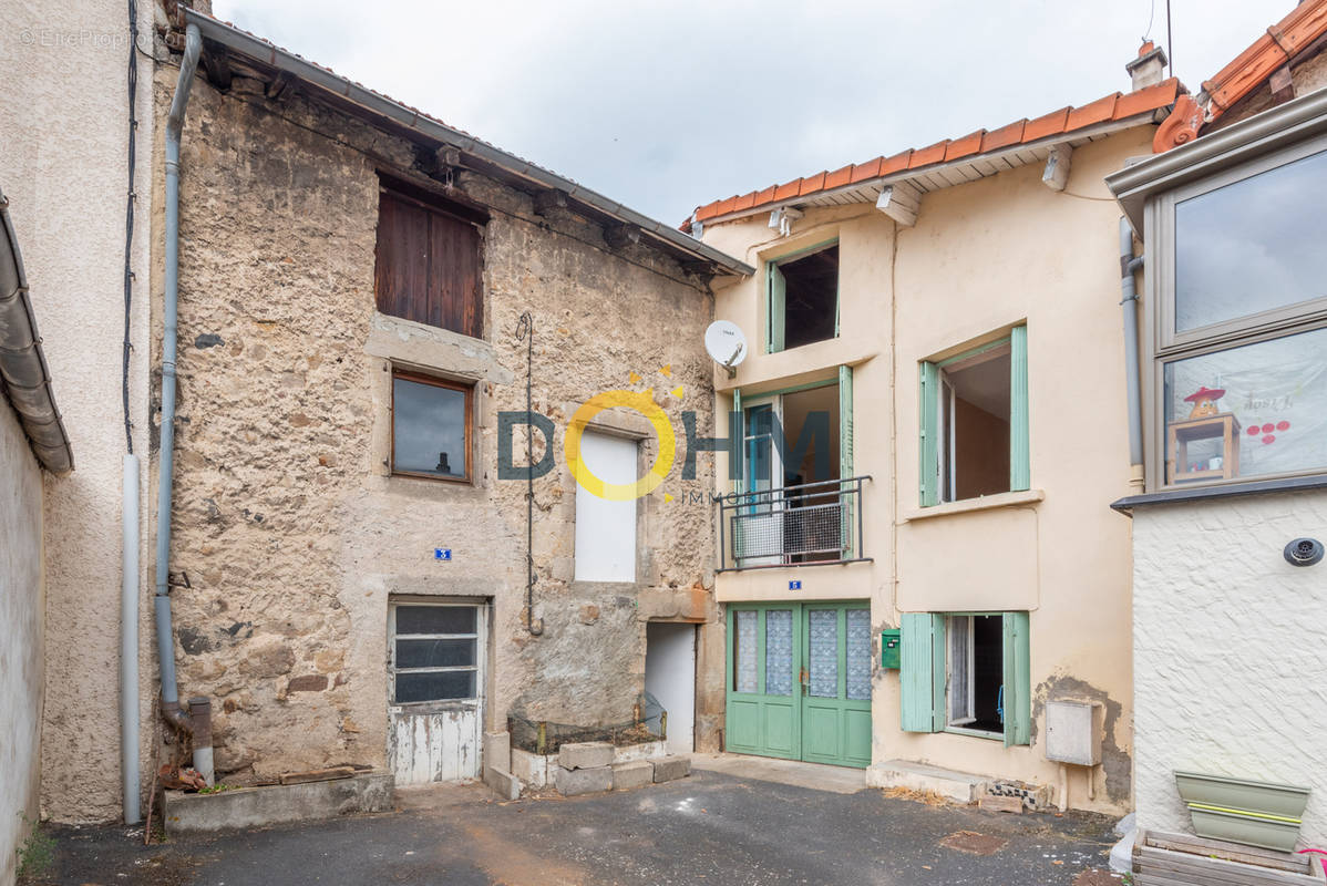 Maison à BRIVES-CHARENSAC