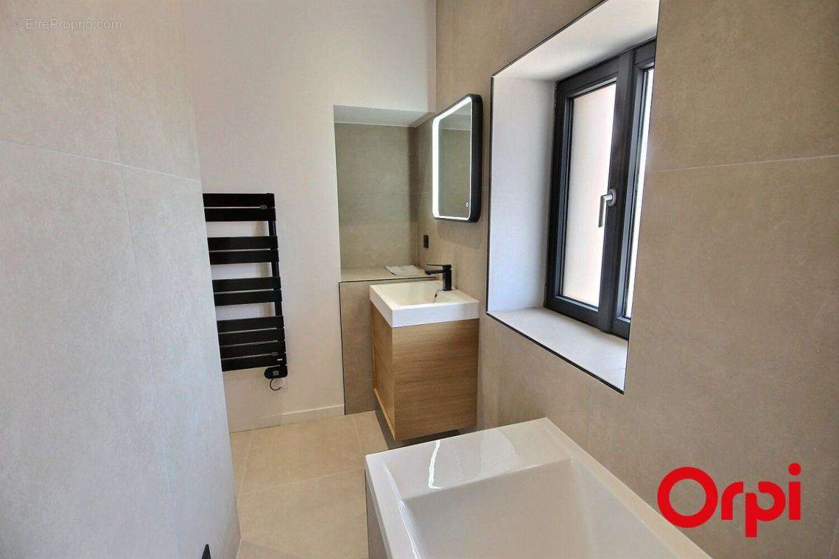 Appartement à MARSEILLE-13E