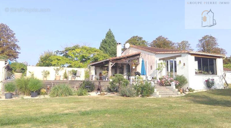 Maison à AUBETERRE-SUR-DRONNE