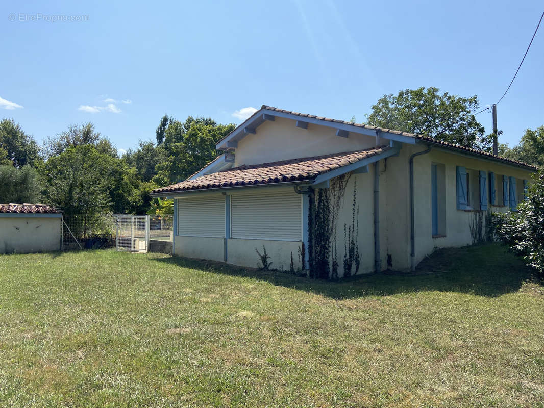 Maison à CASTELNAU-D&#039;AUZAN