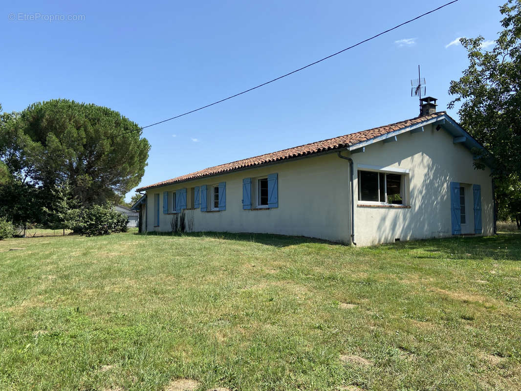 Maison à CASTELNAU-D&#039;AUZAN