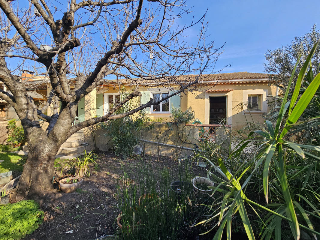 Maison à LE PONTET