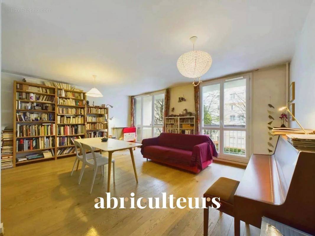 Appartement à IVRY-SUR-SEINE