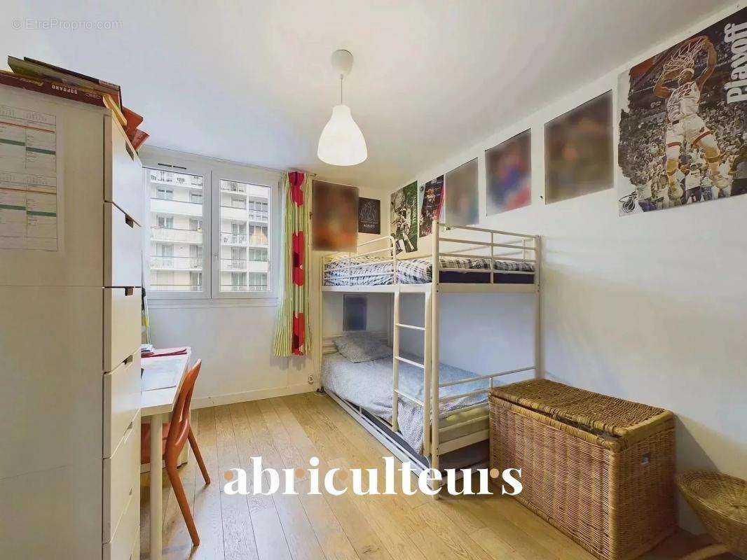 Appartement à IVRY-SUR-SEINE