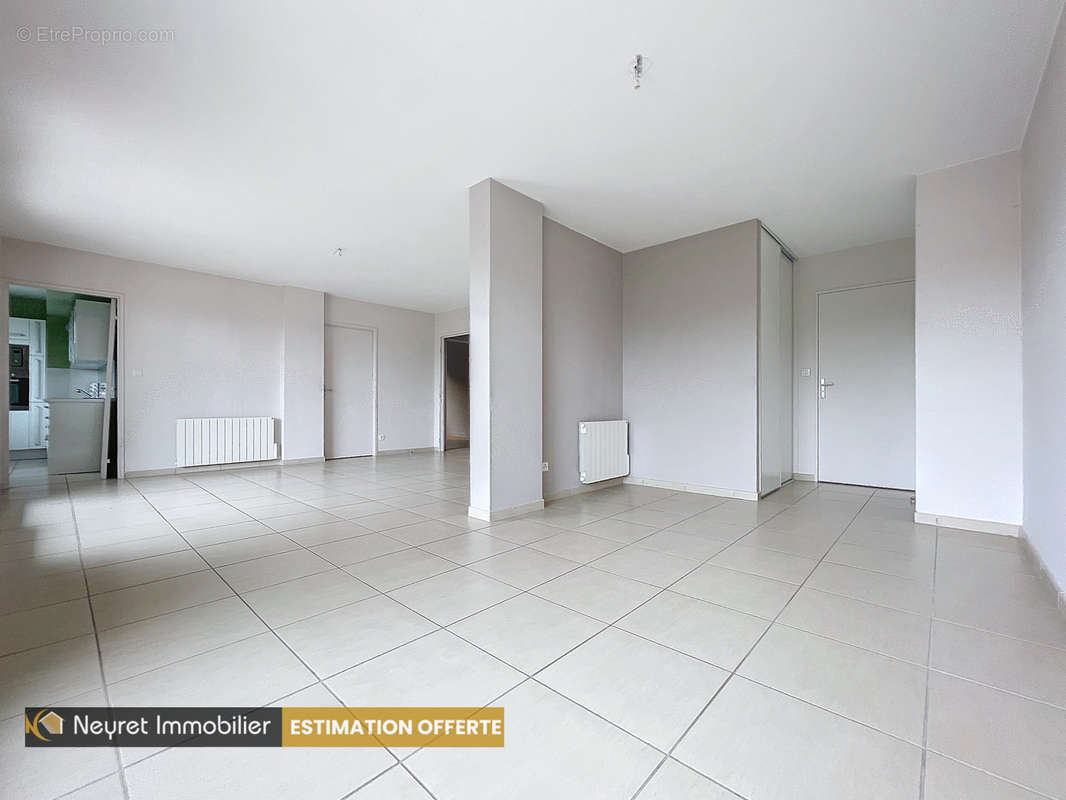 Appartement à SAINT-GENIS-LAVAL