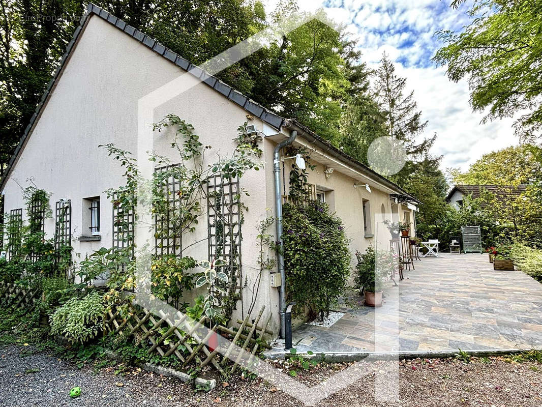 Maison à NEUVY-SUR-LOIRE