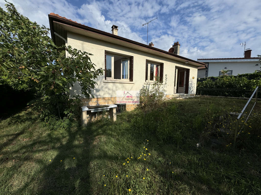 Maison à CHARVIEU-CHAVAGNEUX