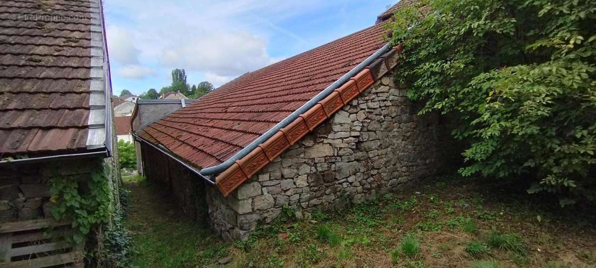 Maison à BREUREY-LES-FAVERNEY