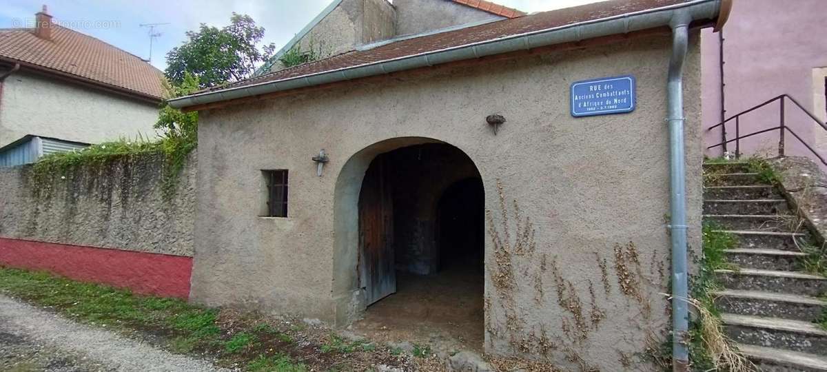 Maison à BREUREY-LES-FAVERNEY