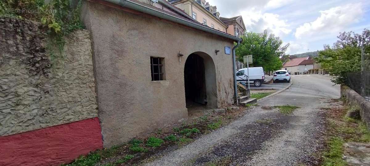 Maison à BREUREY-LES-FAVERNEY