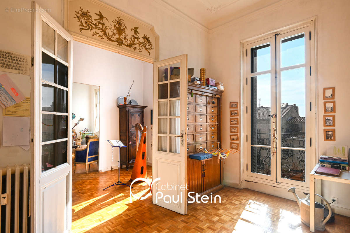 Appartement à MARSEILLE-1E