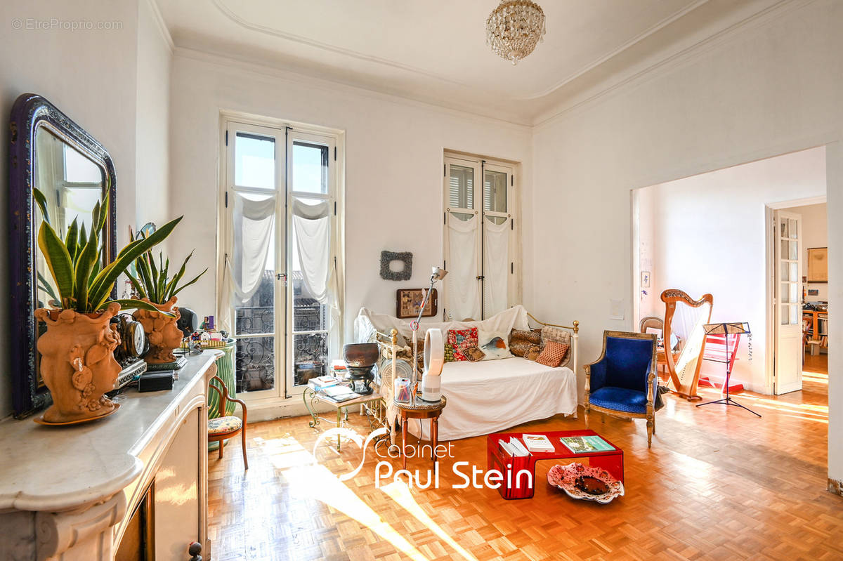 Appartement à MARSEILLE-1E