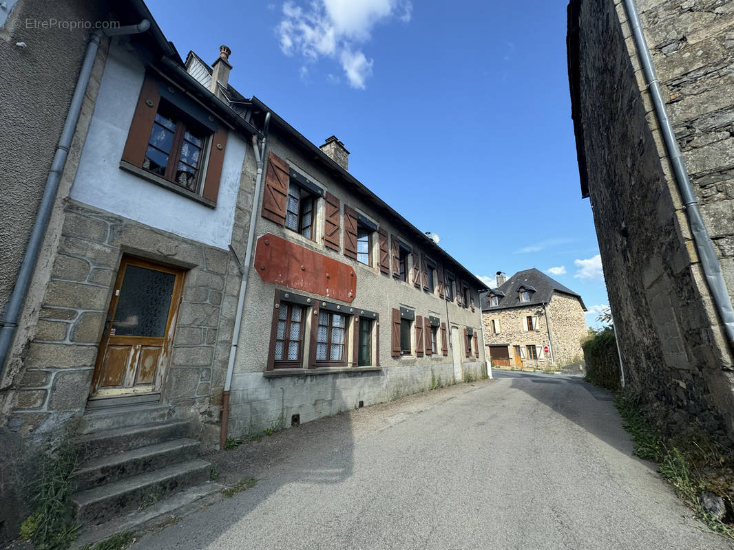 Maison à CHAMBOULIVE