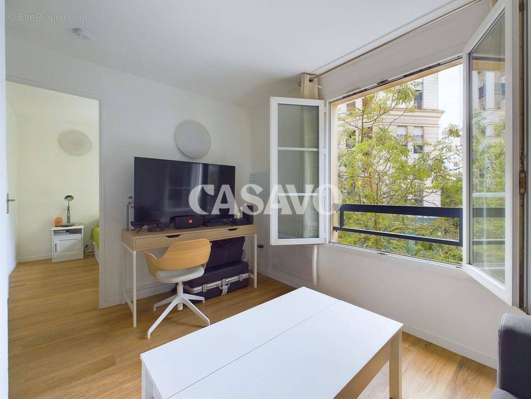 Appartement à COURBEVOIE