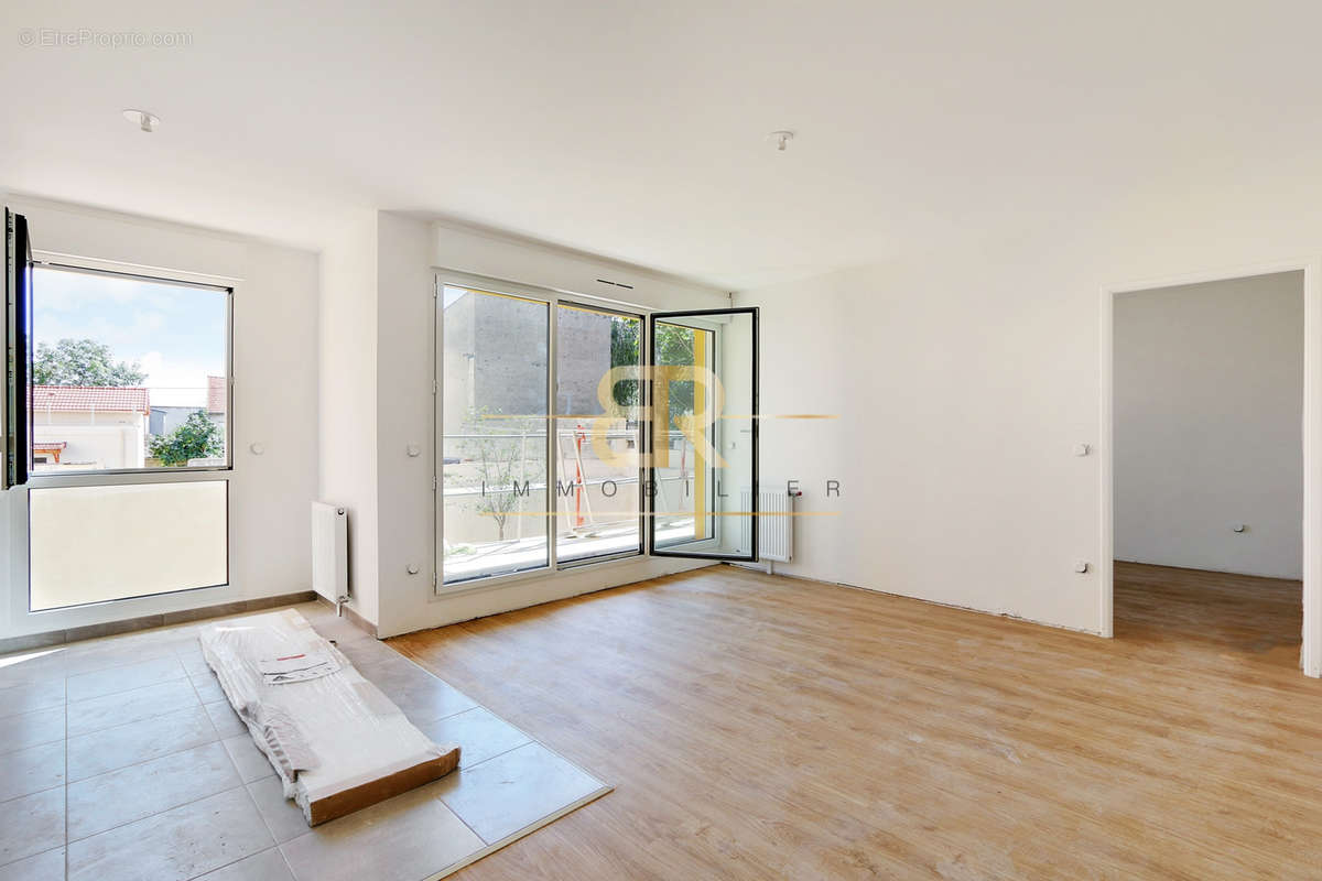 Appartement à AUBERVILLIERS