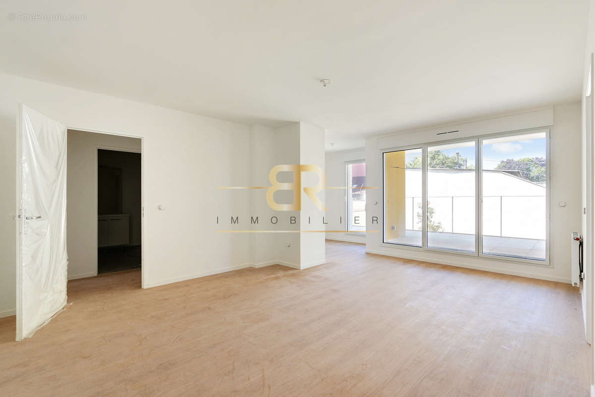 Appartement à AUBERVILLIERS