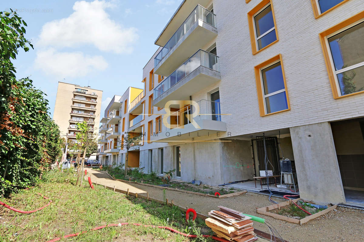 Appartement à AUBERVILLIERS