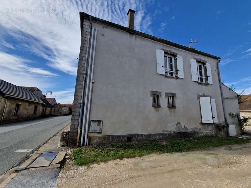 Maison à SAINVILLE