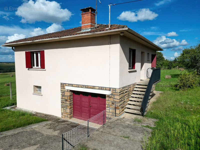 Maison à MONESTIES