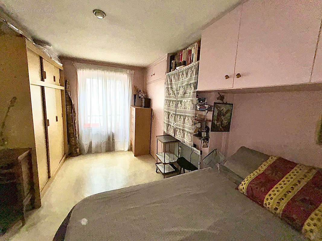 Appartement à PARIS-10E