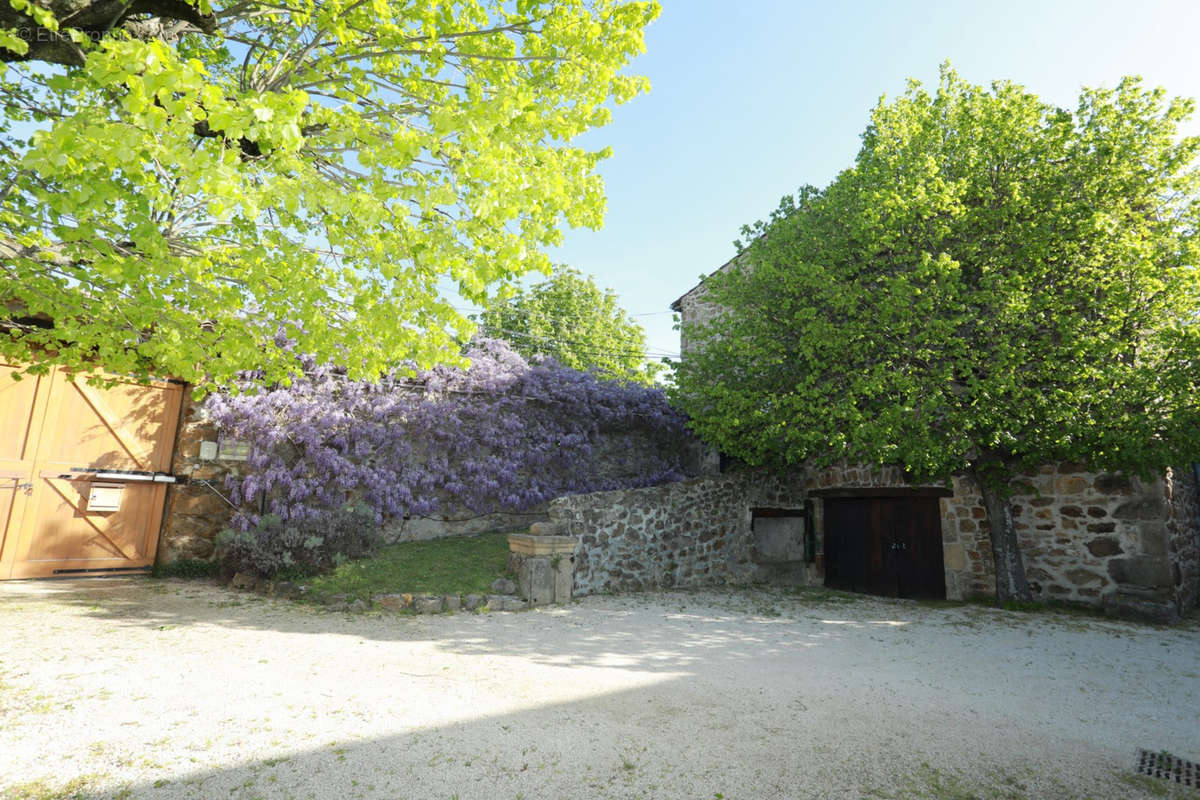 Maison à FELINES