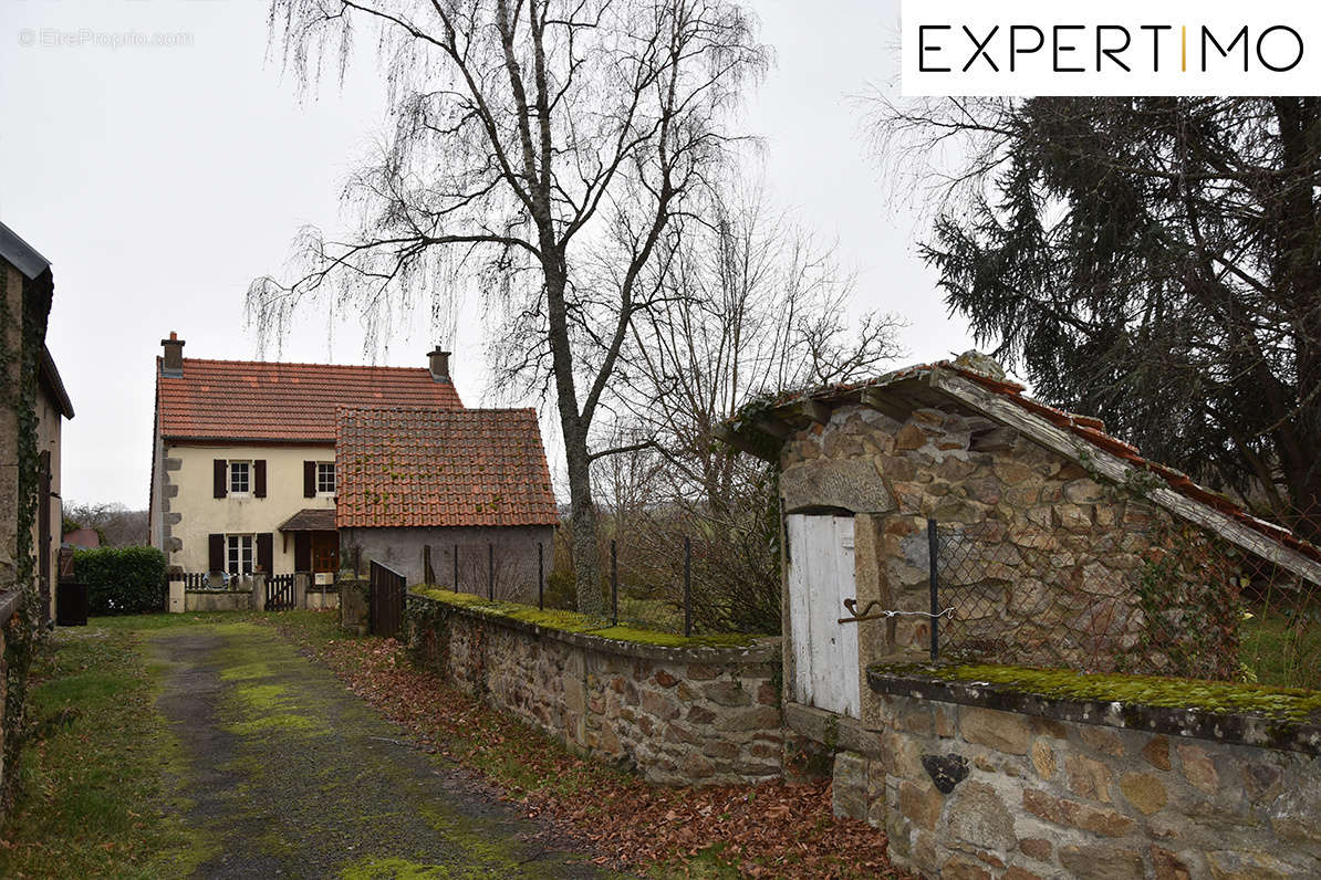 Maison à NEUF-EGLISE