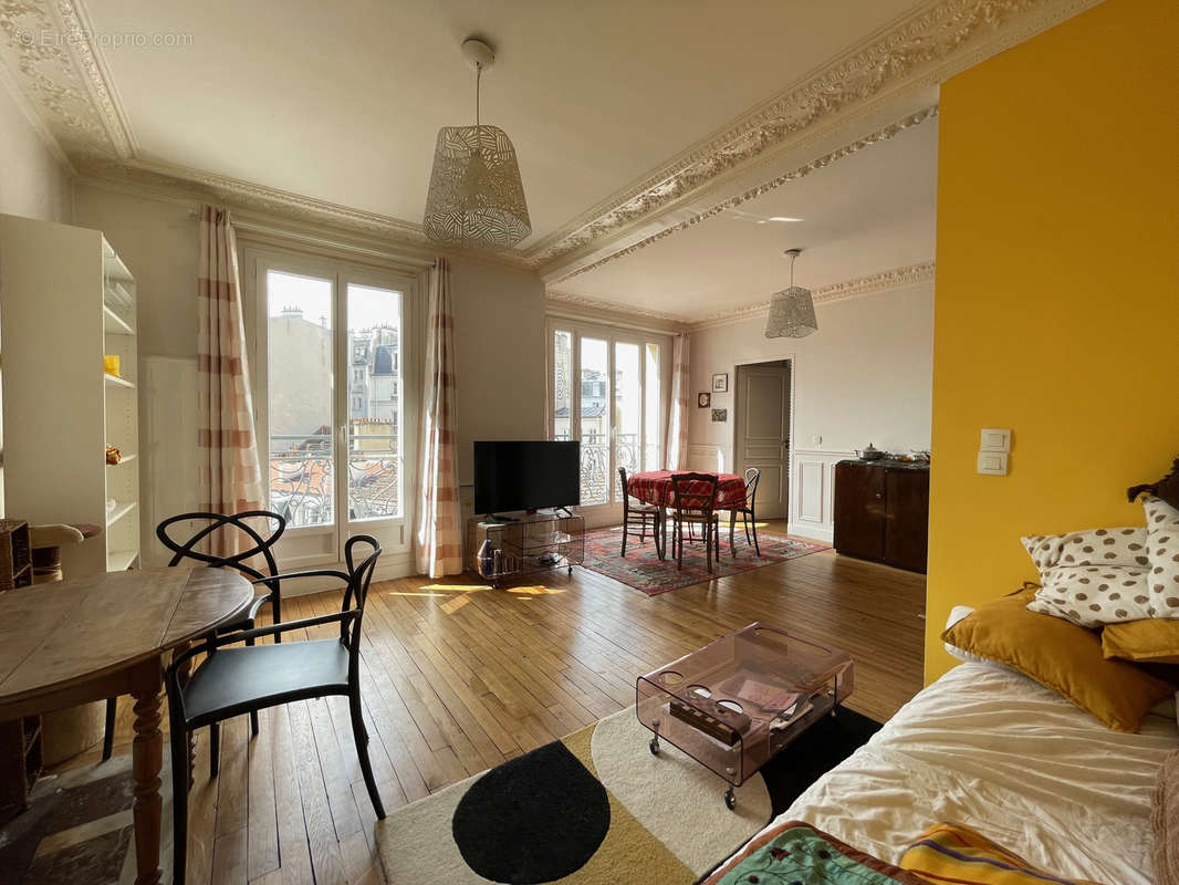 Appartement à PARIS-18E