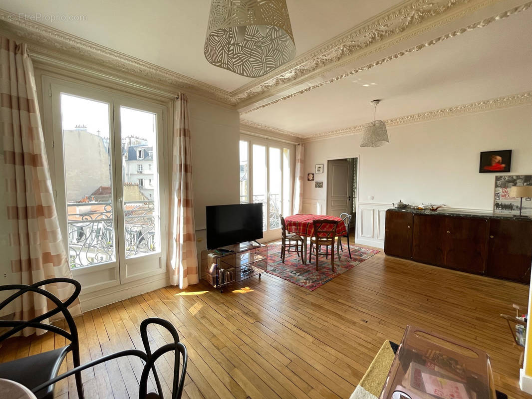 Appartement à PARIS-18E