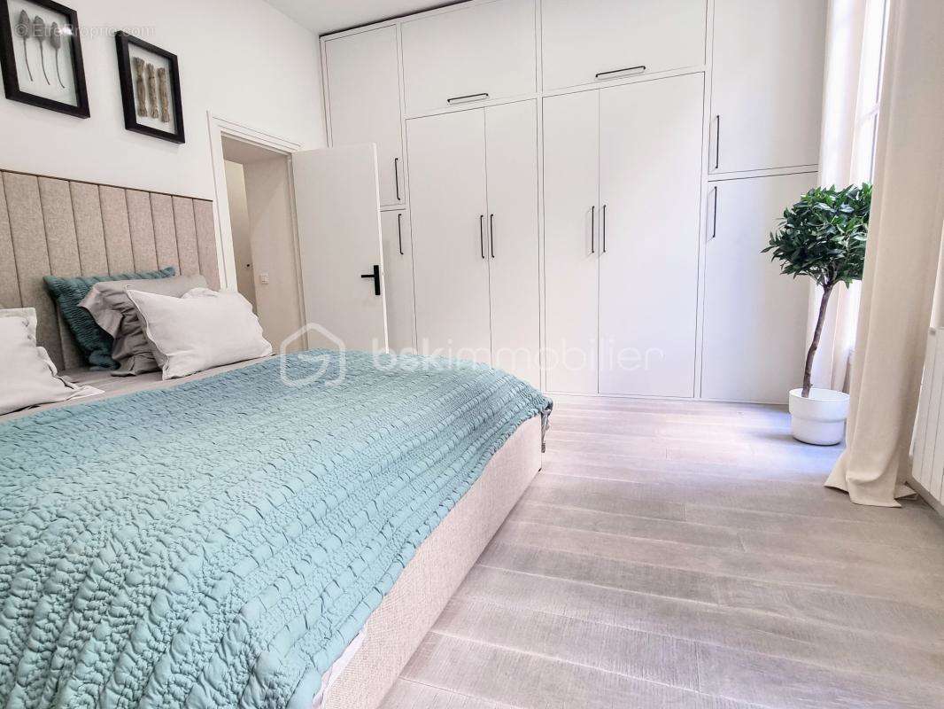 Appartement à PARIS-2E