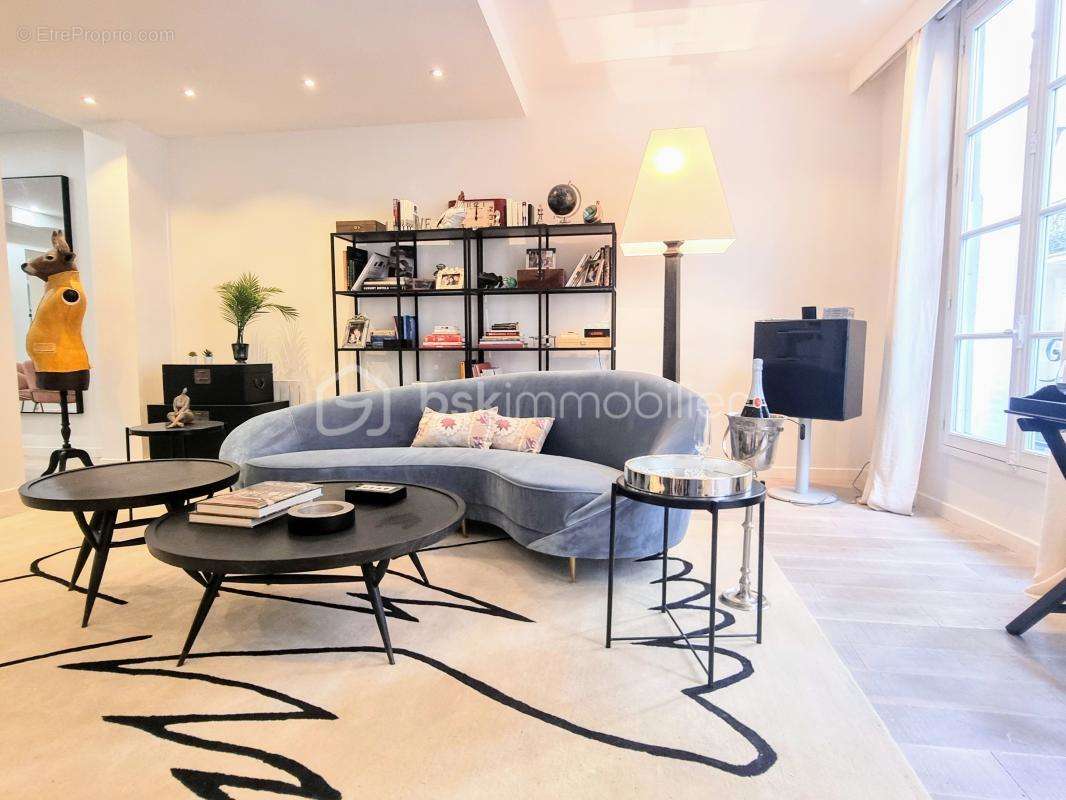 Appartement à PARIS-2E