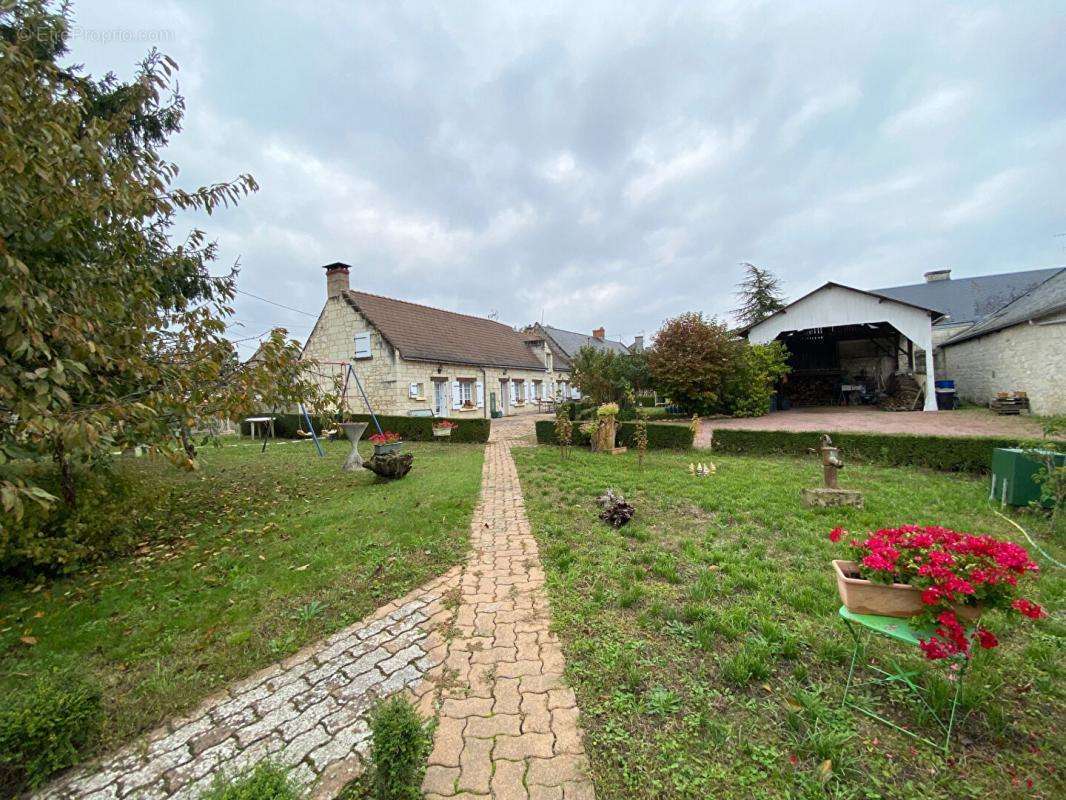 Maison à VARENNES-SUR-LOIRE