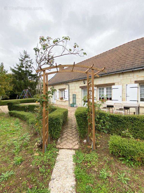 Maison à VARENNES-SUR-LOIRE