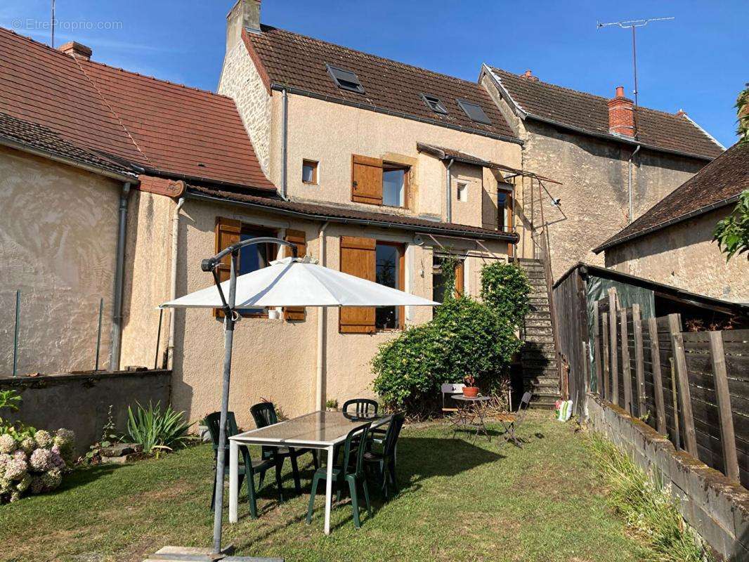 Maison à PARAY-LE-MONIAL