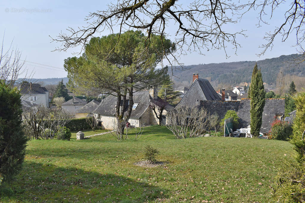 Maison à CONDAT-SUR-VEZERE