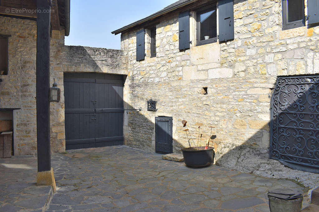 Maison à CONDAT-SUR-VEZERE