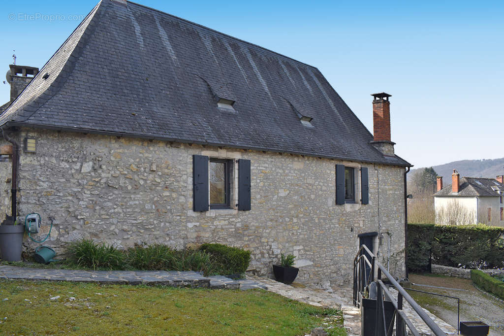 Maison à CONDAT-SUR-VEZERE