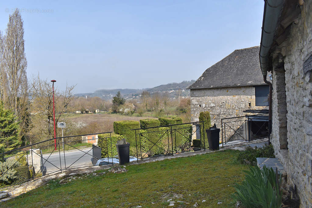 Maison à CONDAT-SUR-VEZERE