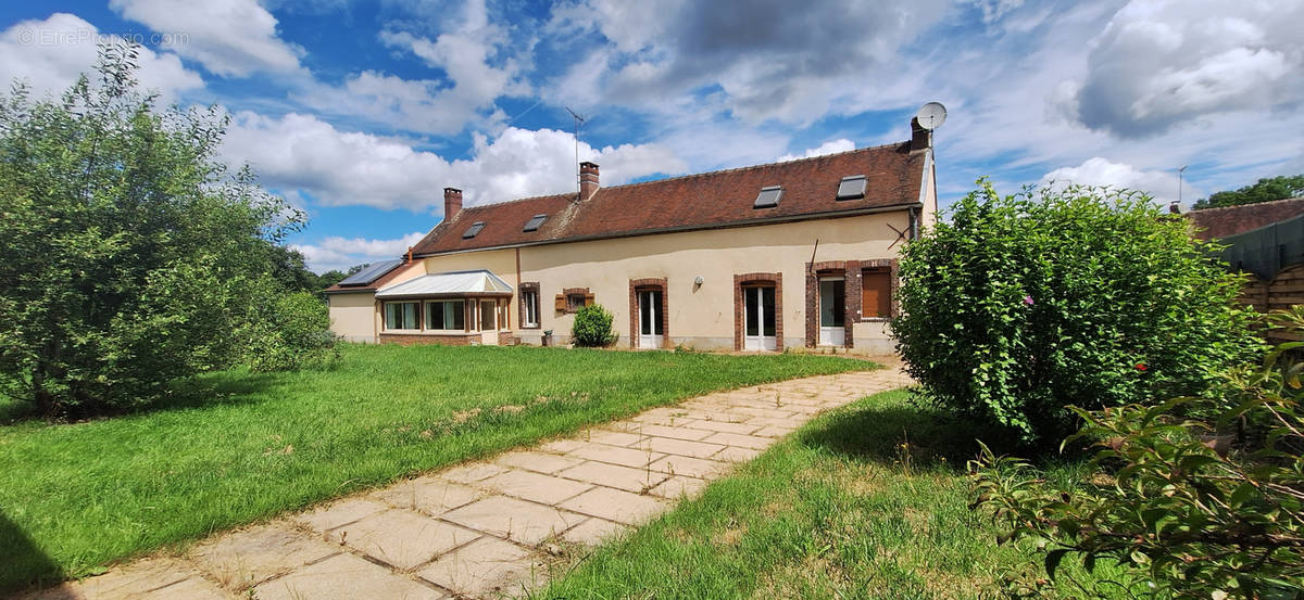 Maison à BUSSY-EN-OTHE