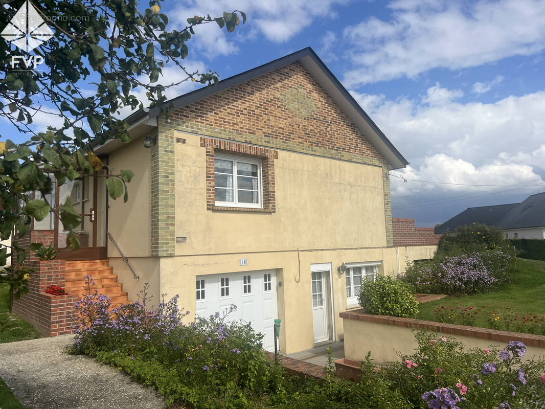 Maison à LA TRINITE-DU-MONT