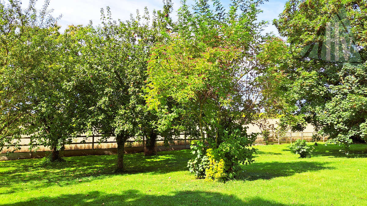 Maison à VILLENEUVE-L&#039;ARCHEVEQUE