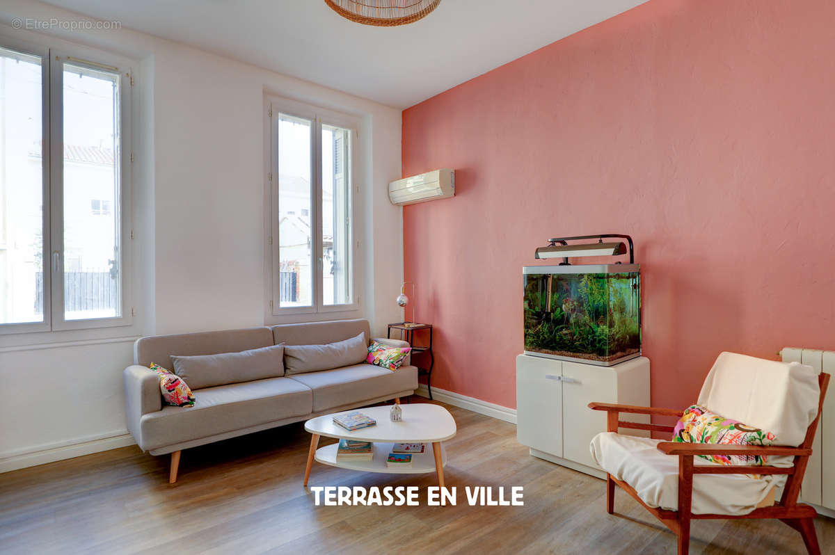 Appartement à MARSEILLE-5E