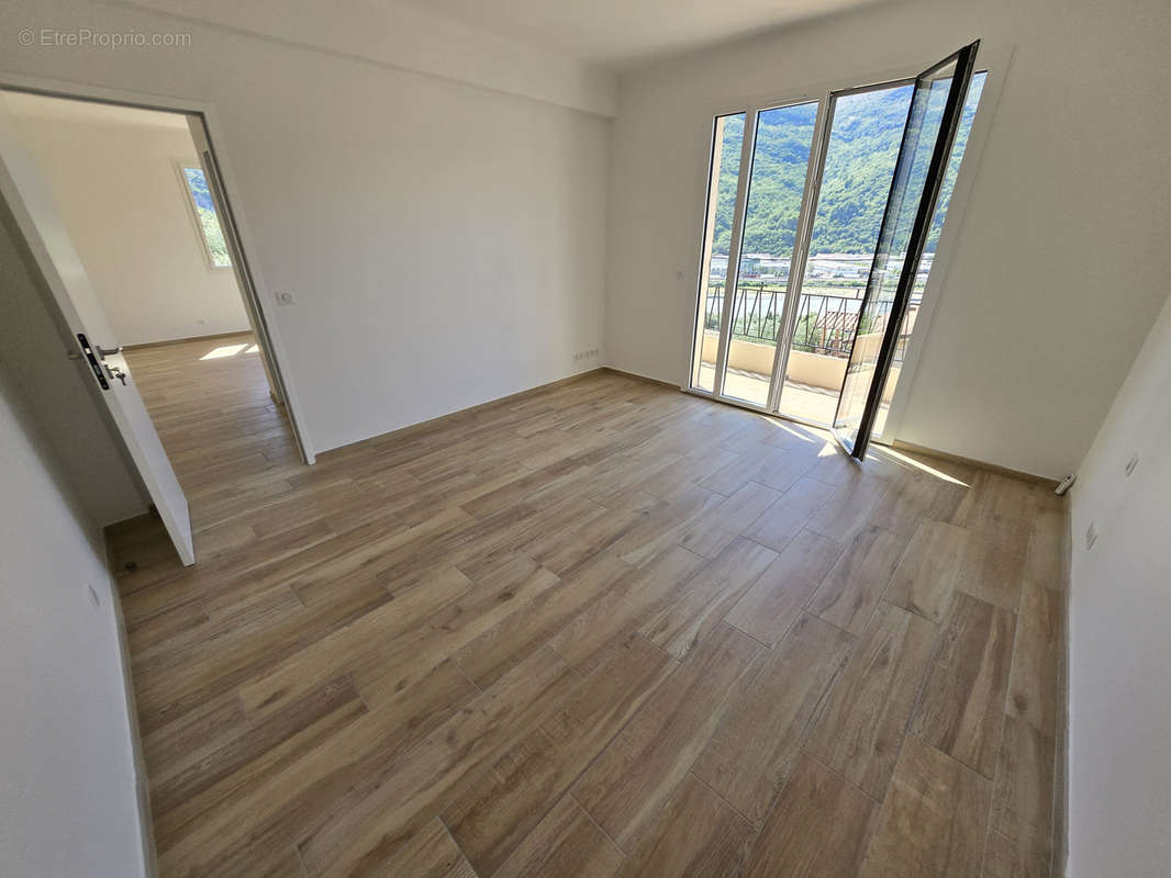 Appartement à SAINT-MARTIN-DU-VAR