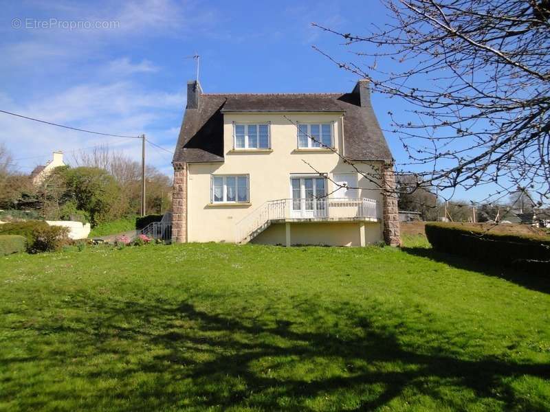 Maison à CARHAIX-PLOUGUER