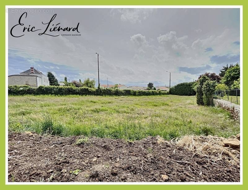 Terrain à SAINT-MAIXENT-L&#039;ECOLE