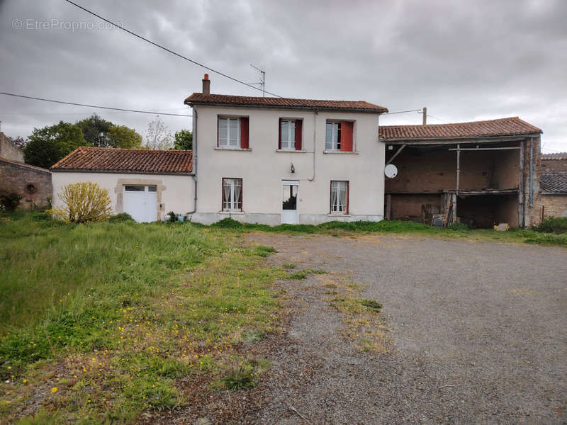 Maison à ASSAIS-LES-JUMEAUX