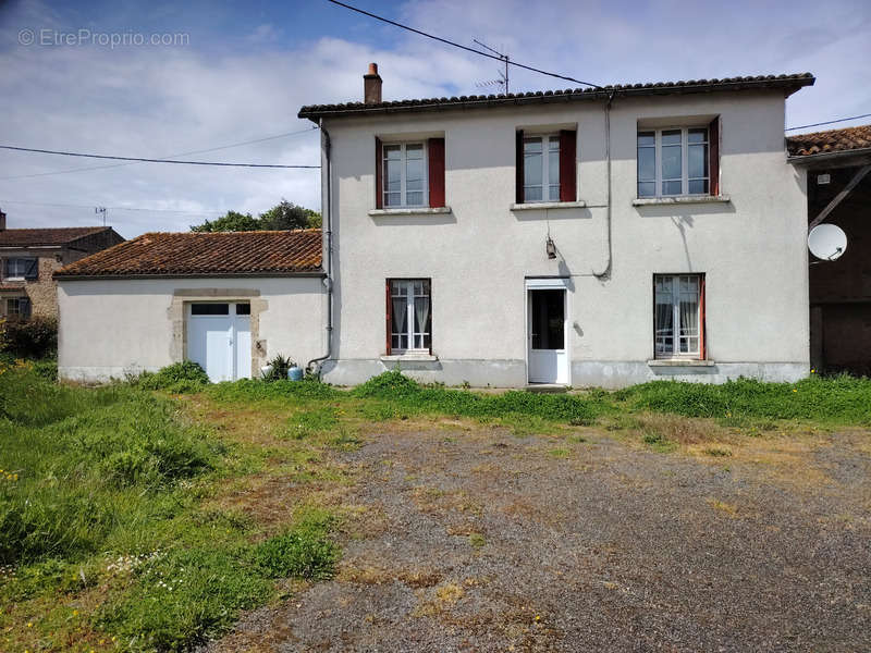 Maison à ASSAIS-LES-JUMEAUX